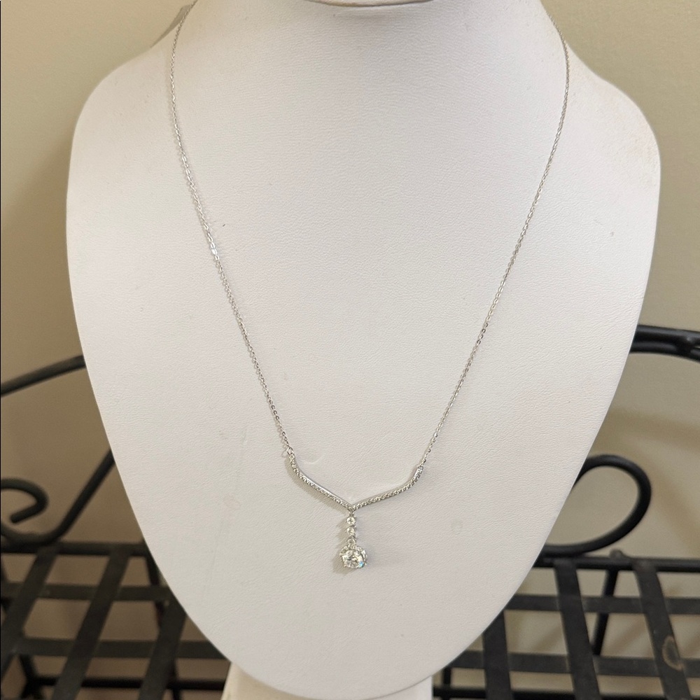 Elegant Moissanite 1.63‎ caret  925 Silver Necklace with Pendant